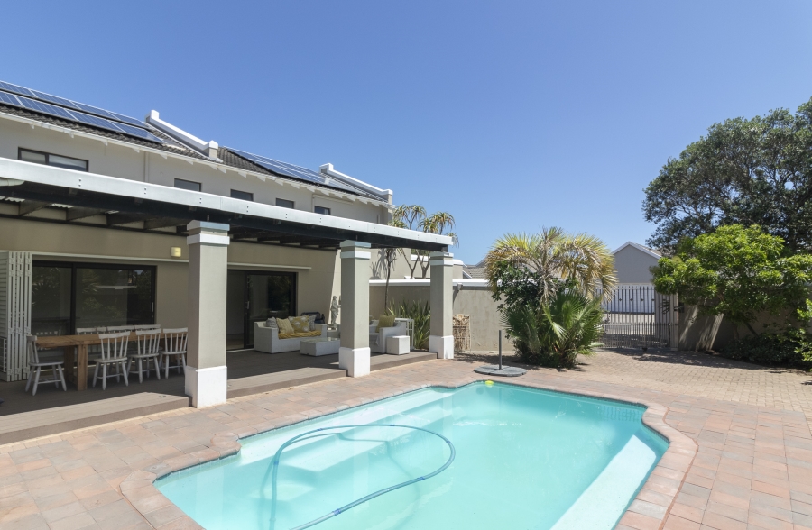 5 Bedroom Property for Sale in Royal Alfred Marina Eastern Cape